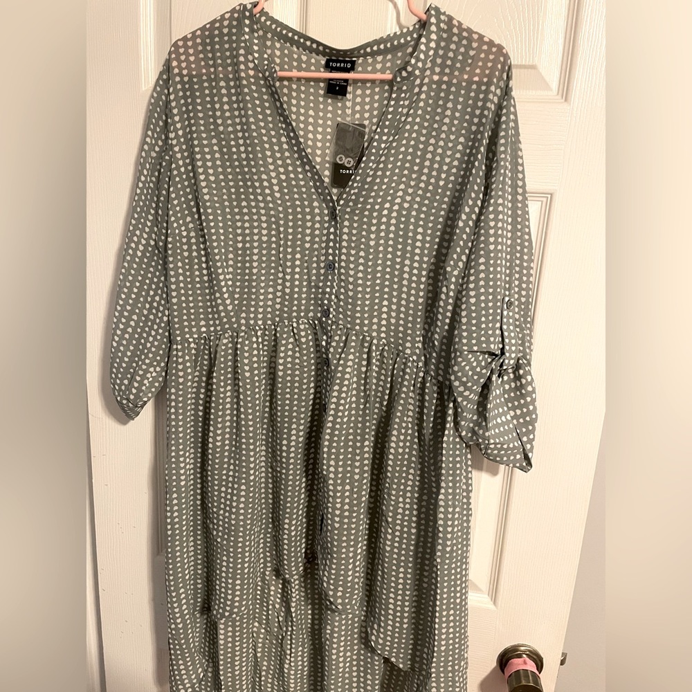 Torrid High low gray heart shirt